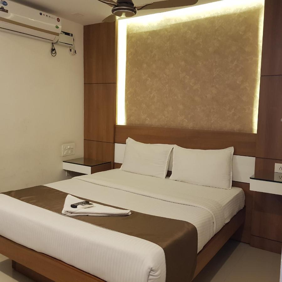 The Galaxy Suites Kochi Exterior photo