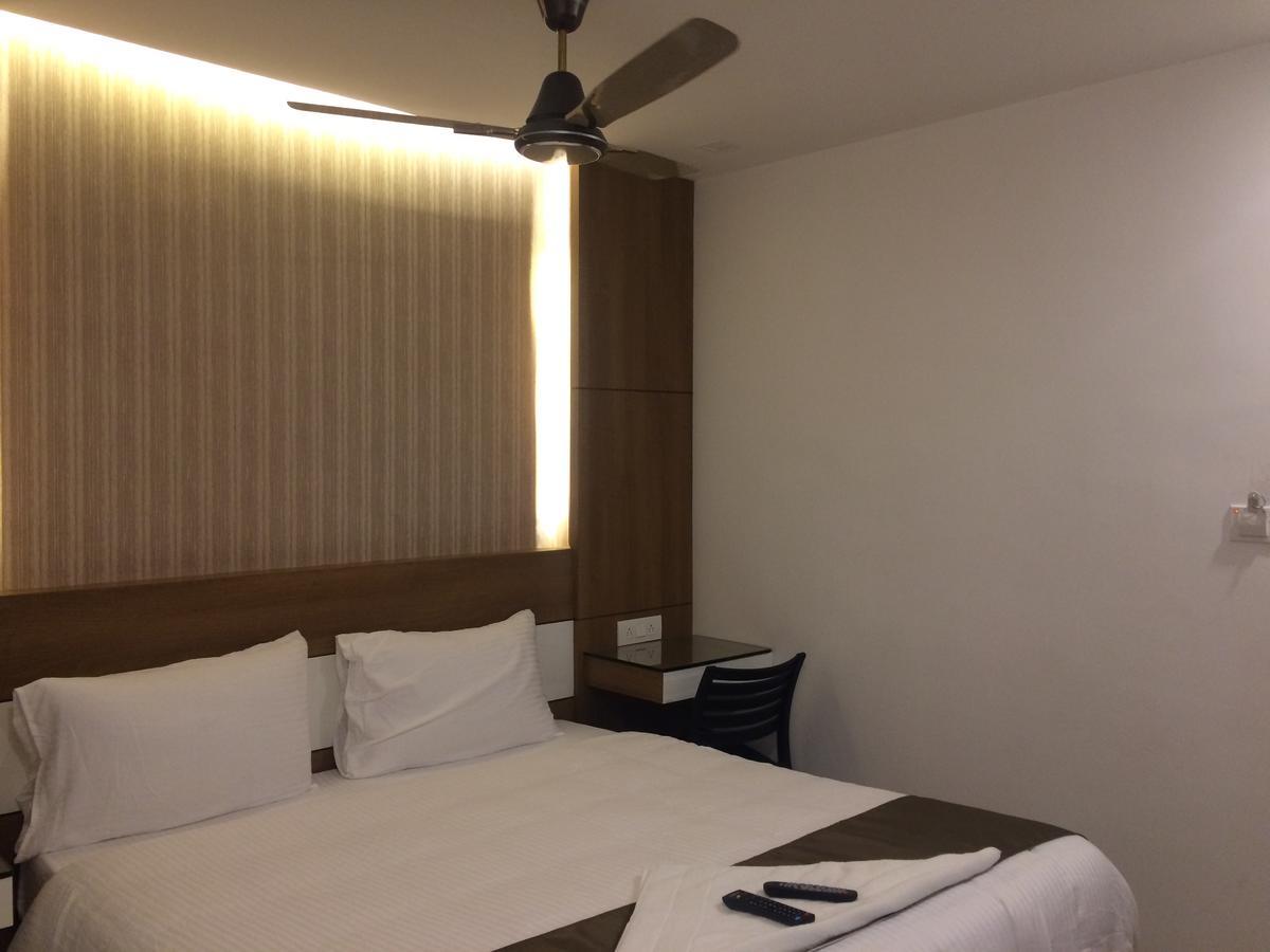 The Galaxy Suites Kochi Exterior photo